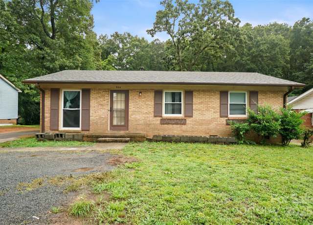 Property at 924 Carrington Dr, Charlotte, NC 28214, 3 beds, 1.5 baths