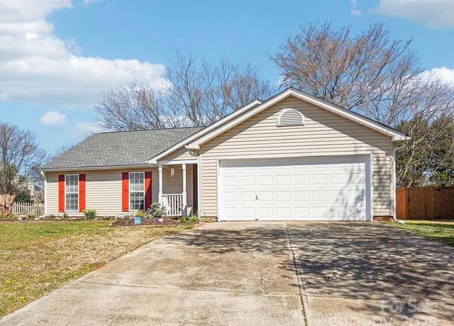 Property at 14429 Planters Knob Ln, Charlotte, NC 28273, 3 beds, 2 baths