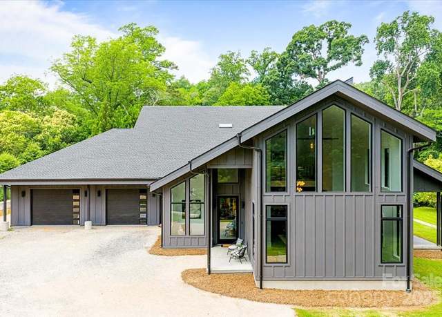 Property at 3304 Mar Vista Cir, Charlotte, NC 28209, 5 beds, 3.5 baths