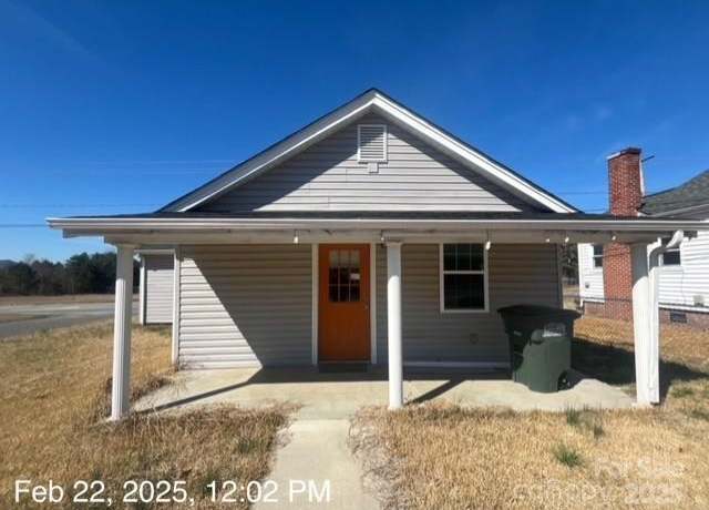 Property at 910 Linwood Rd, Gastonia, NC 28052, 3 beds, 2 baths