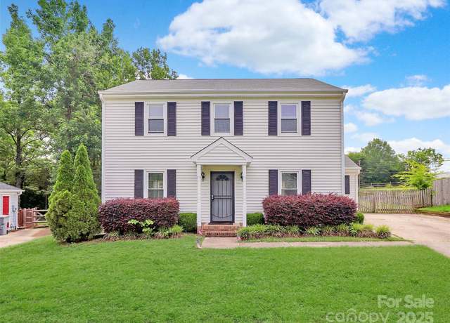Property at 10945 Wiltshire Ln, Charlotte, NC 28262, 3 beds, 2.5 baths