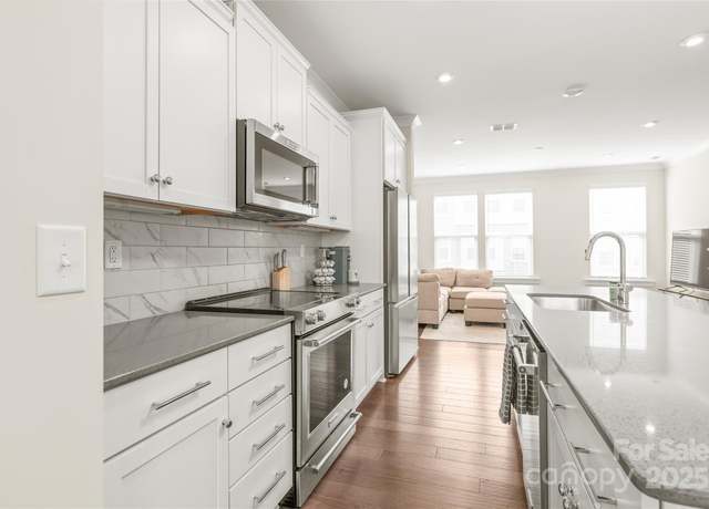 Property at 3007 Citizens Ln, Charlotte, NC 28205, 3 beds, 3.5 baths