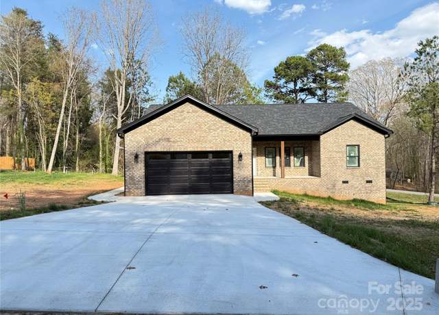 Property at 1112 Sedgewood Ln, Lincolnton, NC 28092, 3 beds, 2 baths