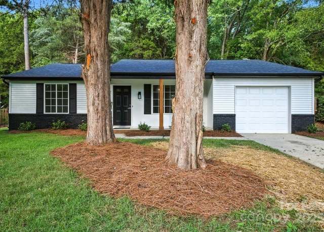 Property at 7349 Brigmore Dr, Charlotte, NC 28226, 3 beds, 2 baths