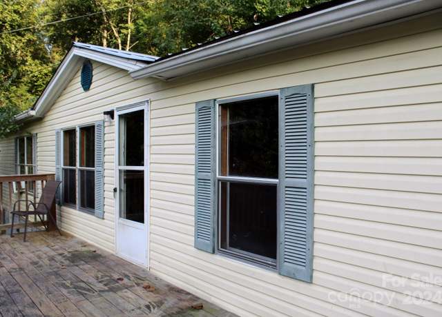 Property at 280 Lightning Bug Ln, Waynesville, NC 28786, 2 beds, 2 baths