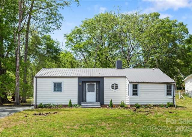 Property at 165 N Mitchell St, Rutherfordton, NC 28139, 2 beds, 1 bath
