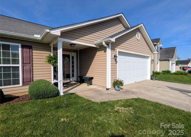 Property at 163 W Swift Creek Rd, Fletcher, NC 28732, 3 beds, 2 baths