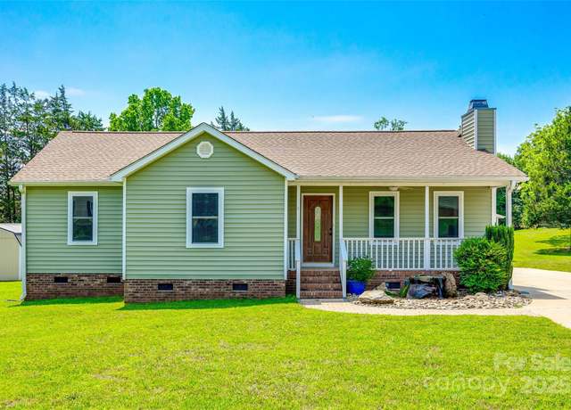 Property at 752 Chipmeadow Ln, York, SC 29745, 4 beds, 2 baths