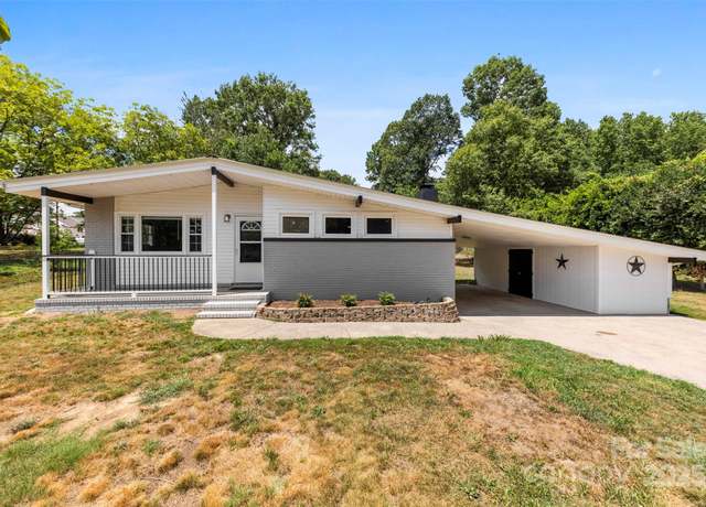 Property at 1313 Signal Ave, Gastonia, NC 28052, 3 beds, 1.5 baths