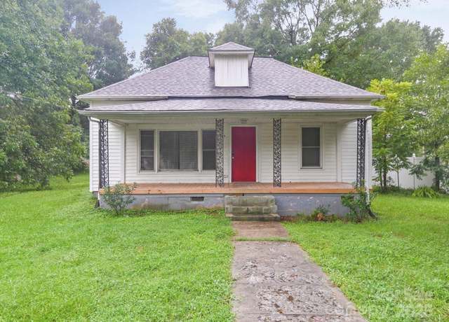 Property at 509 E Holly St, Dallas, NC 28034, 3 beds, 2 baths