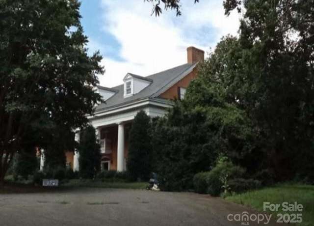Property at 1486 Knolls Dr, Newton, NC 28658, 6 beds, 9.5 baths