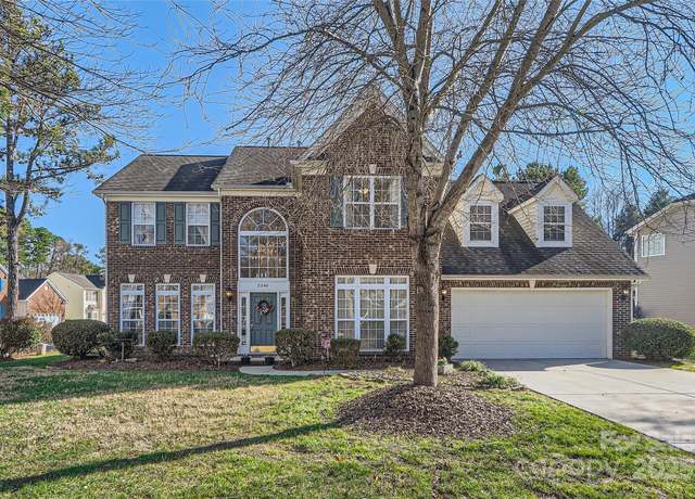 Property at 2240 Dunnwood Hills Dr, Matthews, NC 28105, 4 beds, 2.5 baths