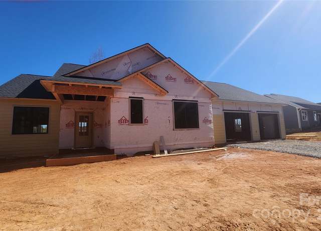 Property at 1060 Hawksbill Dr, Morganton, NC 28655, 3 beds, 2 baths