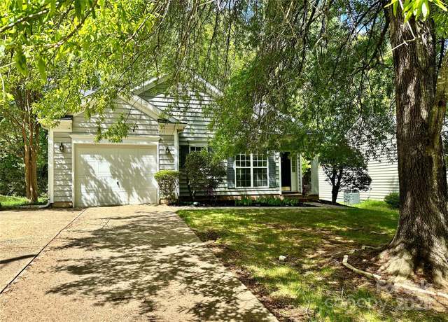 Property at 8608 Warwick Crest Ln, Charlotte, NC 28215, 3 beds, 2 baths