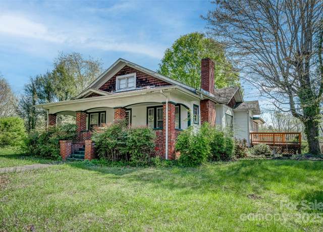 Property at 296 Anderson St, Mars Hill, NC 28754, 2 beds, 1 bath
