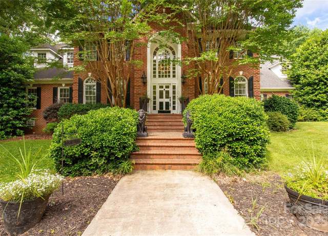 Property at 1933 Tara Trl, Lancaster, SC 29720, 5 beds, 3.5 baths