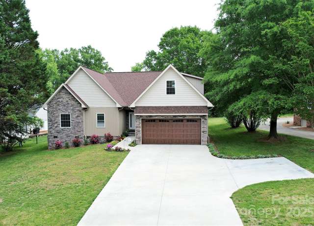 Property at 3670 9th Street Dr NE #96, Hickory, NC 28601, 4 beds, 3 baths