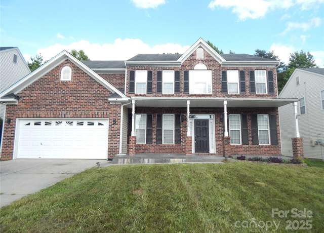 Property at 10615 Elm Bend Dr, Charlotte, NC 28273, 5 beds, 2.5 baths