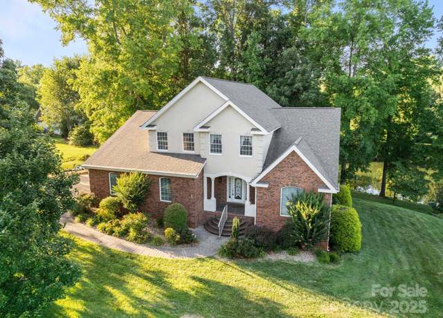 Property at 322 Oakview Dr, Salisbury, NC 28146, 5 beds, 4.5 baths
