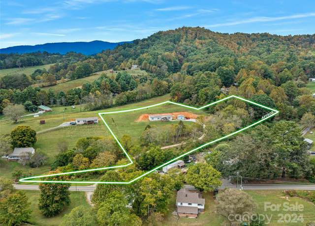 Property at 3734 Snow Creek Rd, Bakersville, NC 28705, 3 beds, 2 baths