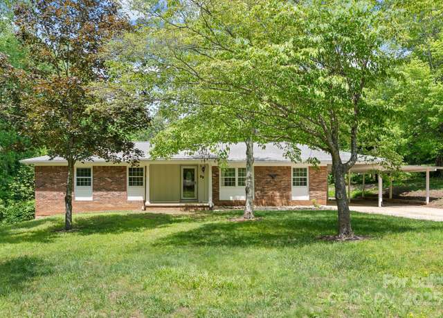 Property at 12 Springwood Dr, Asheville, NC 28805, 3 beds, 2 baths