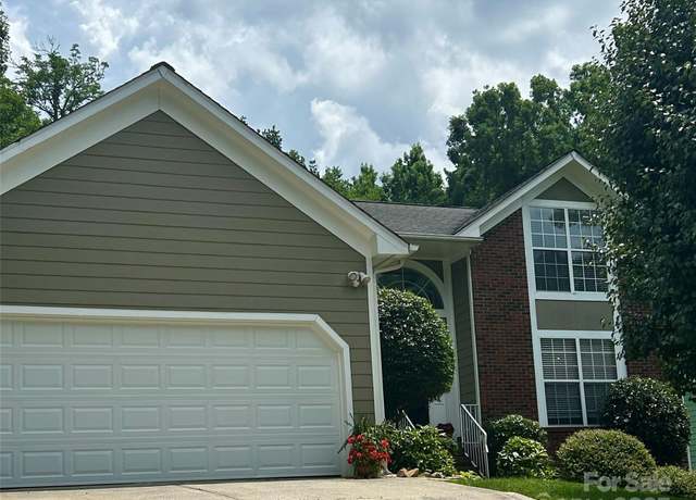 Property at 10043 Elsenham Ln, Charlotte, NC 28269, 3 beds, 2.5 baths