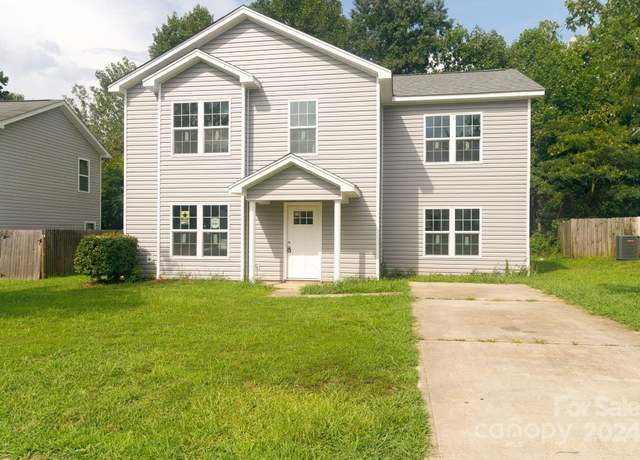 Property at 830 Oakshire Cir, Charlotte, NC 28214, 5 beds, 3 baths