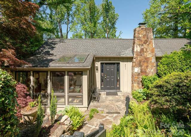 Property at 203 Lake Dr, Hendersonville, NC 28739, 3 beds, 3 baths