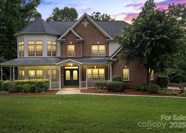 Property at 124 Sienna Ln, Mooresville, NC 28117, 4 beds, 3.5 baths