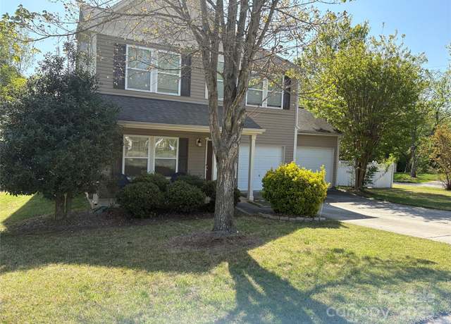 Property at 1104 Valley St, Statesville, NC 28677, 3 beds, 2.5 baths