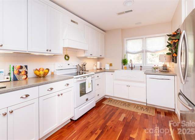 Property at 9 Timberlake Dr, Asheville, NC 28803, 2 beds, 2 baths