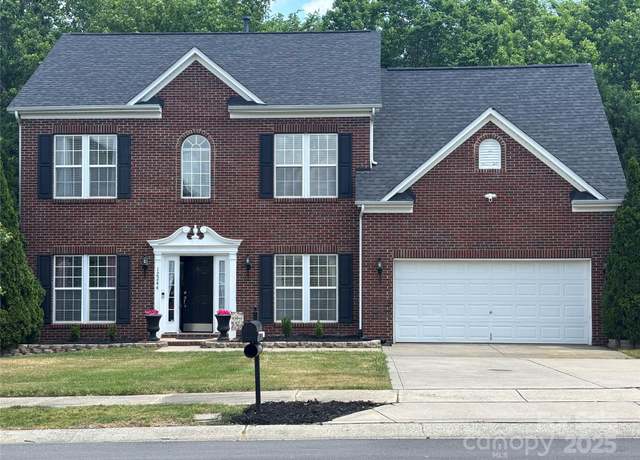 Property at 12244 Wallace Ridge Dr, Charlotte, NC 28269, 4 beds, 2.5 baths