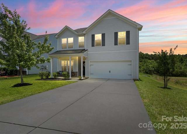 Property at 10111 Snowbell Ct, Charlotte, NC 28215, 4 beds, 2.5 baths