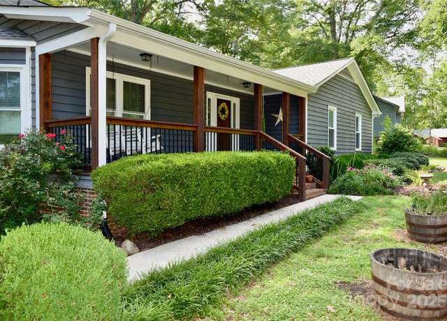 Property at 5916 Indian Brook Dr, Matthews, NC 28104, 3 beds, 2 baths