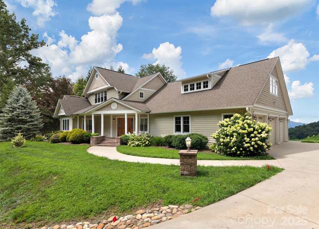 Property at 811 Hickory Dr, Waynesville, NC 28786, 4 beds, 4 baths