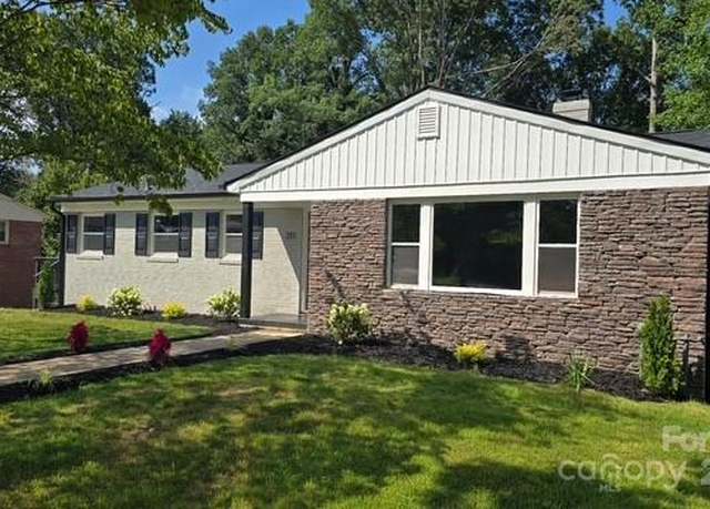 Property at 211 Hilltop St, Morganton, NC 28655, 3 beds, 1 bath