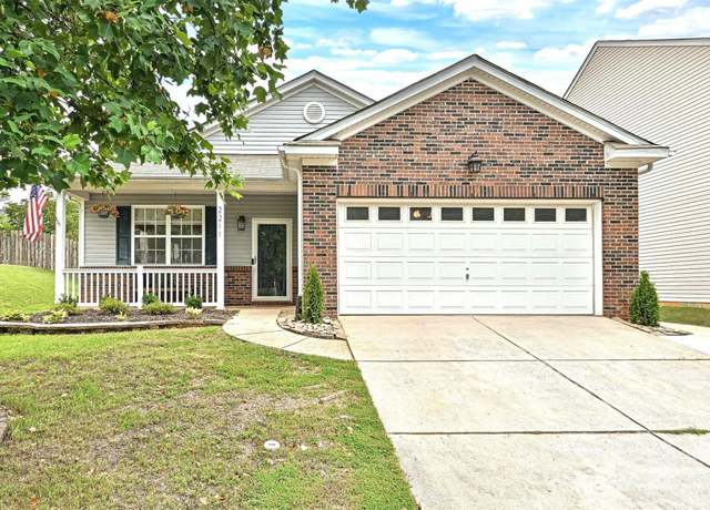 Property at 2211 Savannah Hills Dr, Matthews, NC 28105, 3 beds, 2 baths