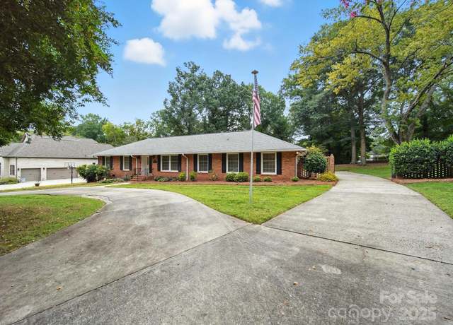 Property at 4600 Carmel Vista Ln, Charlotte, NC 28226, 3 beds, 2 baths