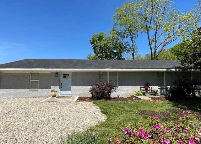 Property at 207 Blythe Mill Rd, Waxhaw, NC 28173, 2 beds, 3 baths