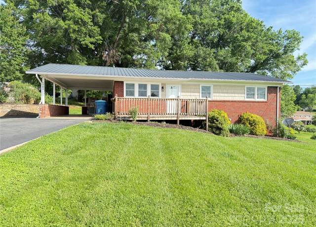 Property at 1303 Rambling Acres Cir, Lenoir, NC 28645, 3 beds, 1.5 baths