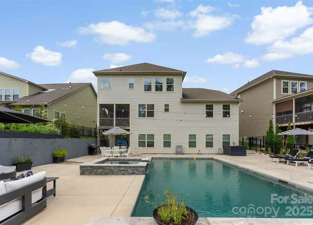 Property at 17514 Julees Walk Ln, Davidson, NC 28036, 5 beds, 4.5 baths