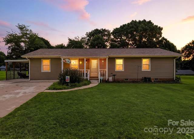 Property at 952 30th St NE, Conover, NC 28613, 3 beds, 2 baths