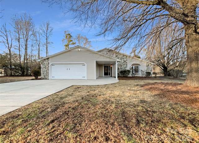 Property at 500 Kirby Ln, Matthews, NC 28104, 3 beds, 3 baths