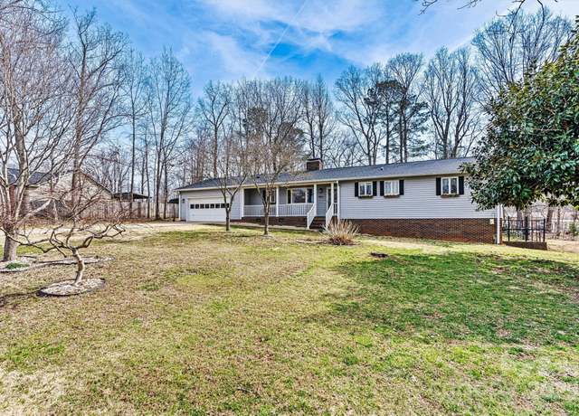 Property at 1140 Knollwood Dr, Claremont, NC 28610, 3 beds, 2 baths