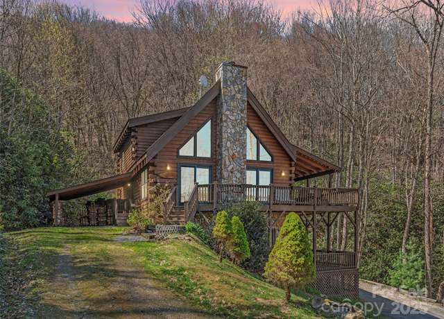 Property at 90 Junco Trl, Waynesville, NC 28785, 3 beds, 3.5 baths