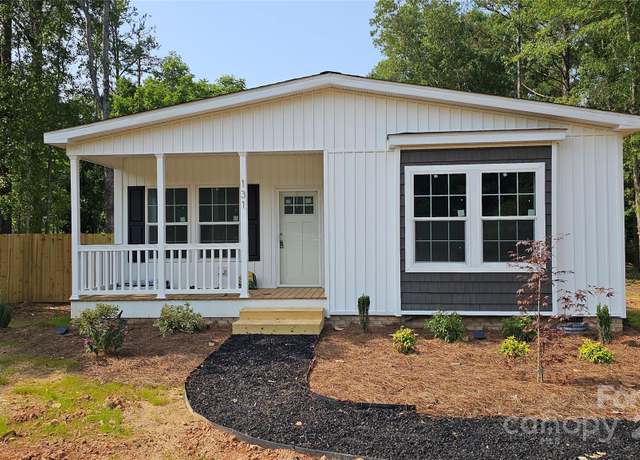 Property at 131 Boxwood Ln, Forest City, NC 28043, 3 beds, 2 baths