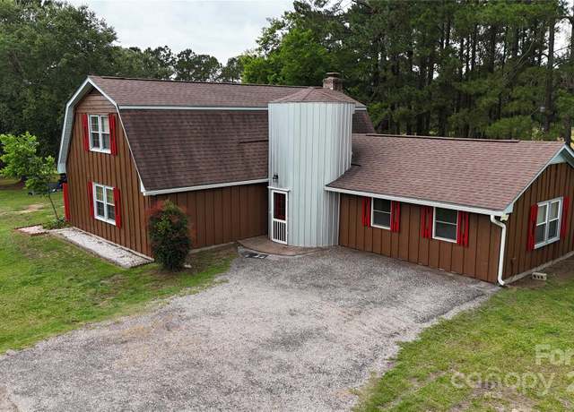 Property at 1980 Antioch Rd, Hartsville, SC 29550, 5 beds, 2 baths