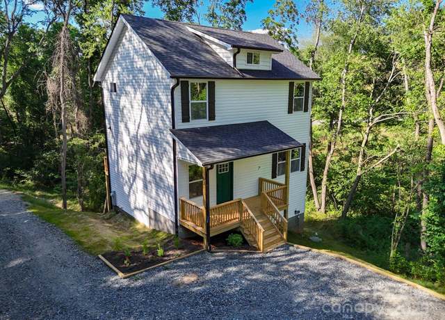 Property at 53 Acorn Ln, Waynesville, NC 28785, 3 beds, 2.5 baths
