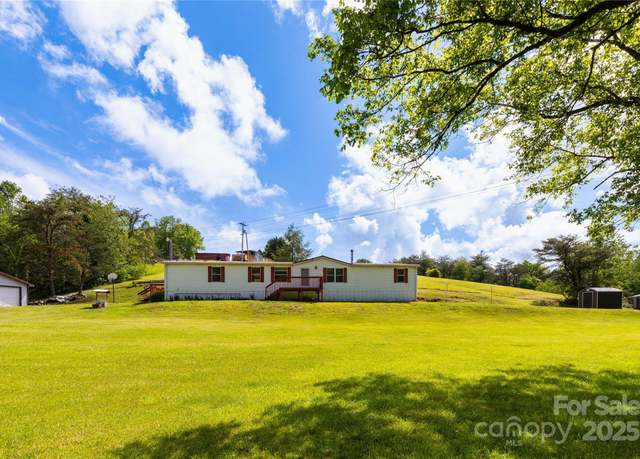 Property at 283 Grandview Dr #1, Marshall, NC 28753, 3 beds, 2 baths