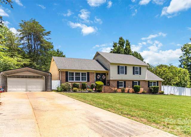 Property at 1104 Colony Ct, Gastonia, NC 28056, 4 beds, 3 baths